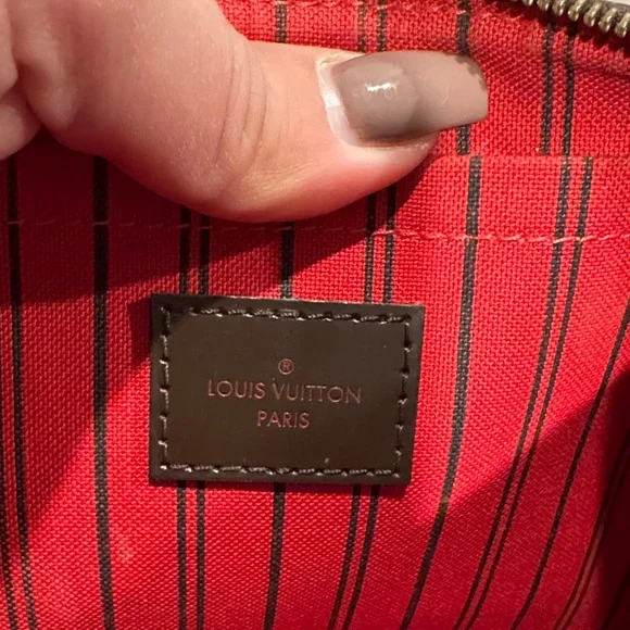 Louis Vuitton Damier Ebene Wristlet - Picture 4 of 6